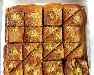 Menghias Baklava